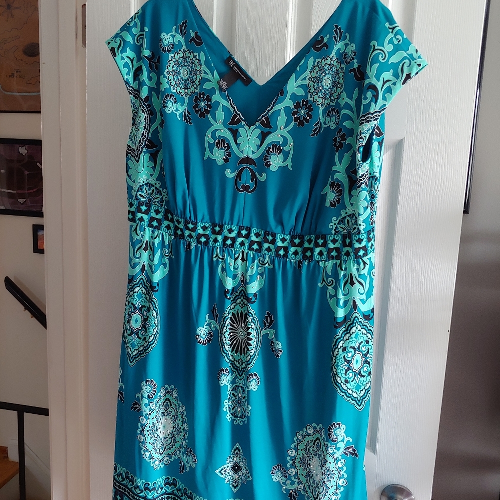 Short sleeved turquoise dress